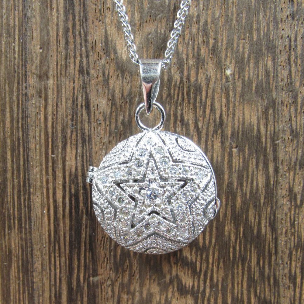 20" Sterling Silver CZ Gem Star Locket Pendant Necklace Vintage
